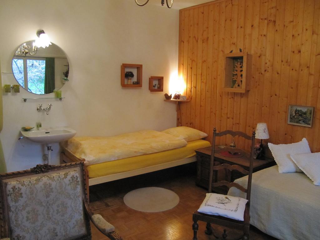 Bed and Breakfast Chez Jean Et Daisy Riehen Pokoj fotografie