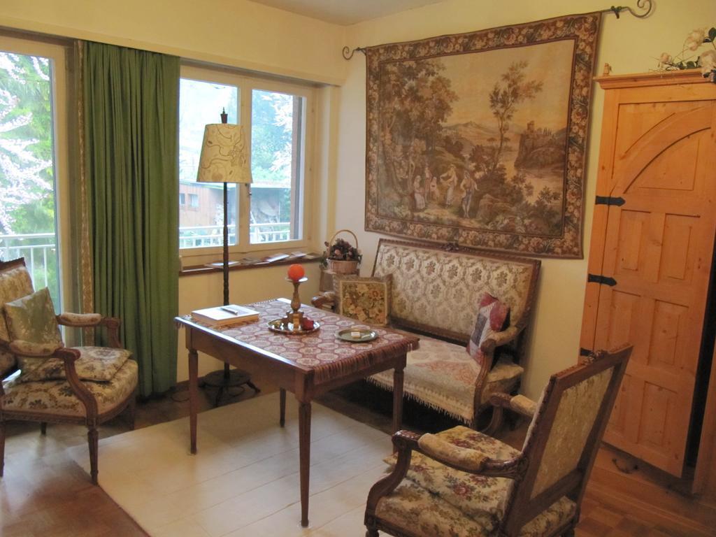 Bed and Breakfast Chez Jean Et Daisy Riehen Pokoj fotografie
